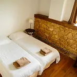 Hotell Chateau Camp Del Saltre With Communal Swimming Pool *