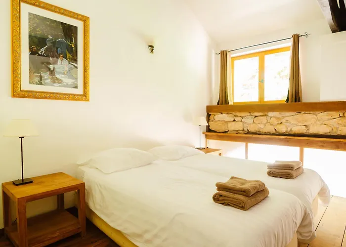 Hotel Chateau Camp Del Saltre With Communal Swimming Pool Prayssac