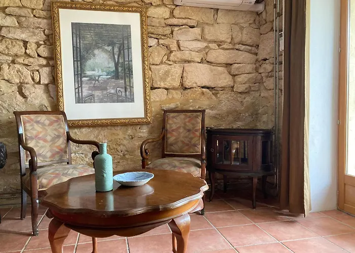 Hotel Chateau Camp Del Saltre With Communal Swimming Pool