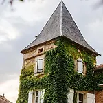 Hotel Chateau Camp Del Saltre With Communal Swimming Pool