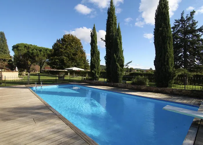 Hotel Chateau Camp Del Saltre With Communal Swimming Pool